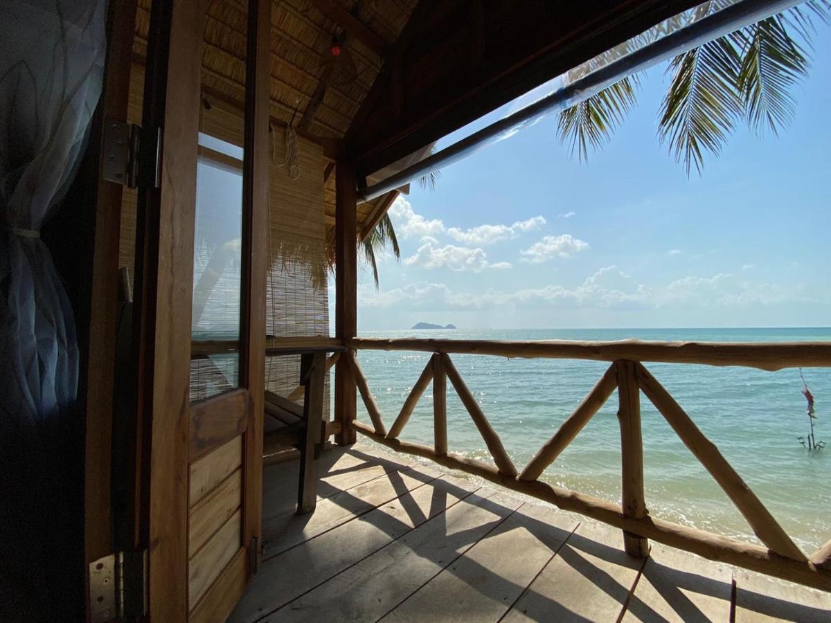 Castaway Beach Bungalows سورات ثاني المظهر الخارجي الصورة