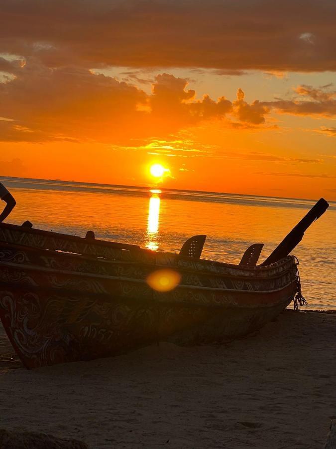 Castaway Beach Bungalows سورات ثاني المظهر الخارجي الصورة