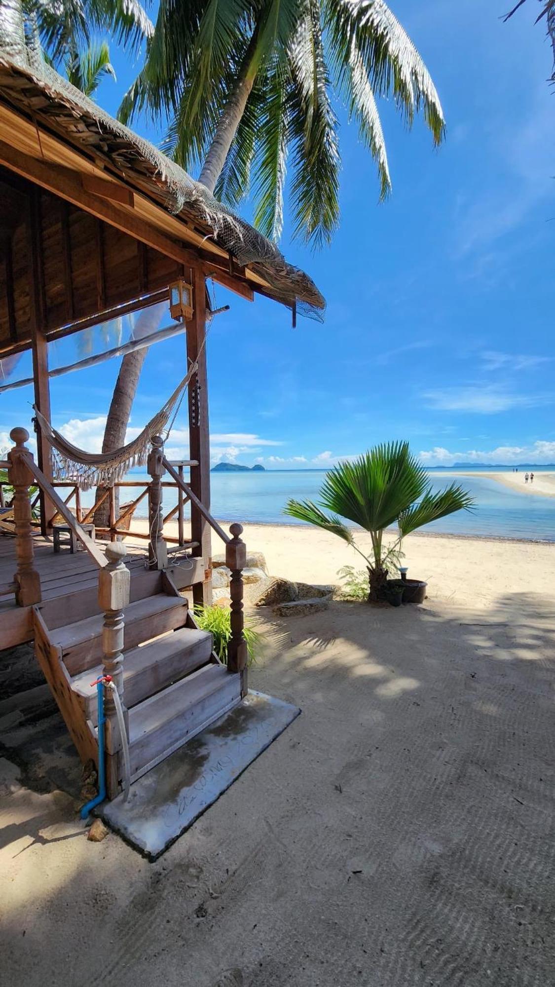 Castaway Beach Bungalows سورات ثاني المظهر الخارجي الصورة