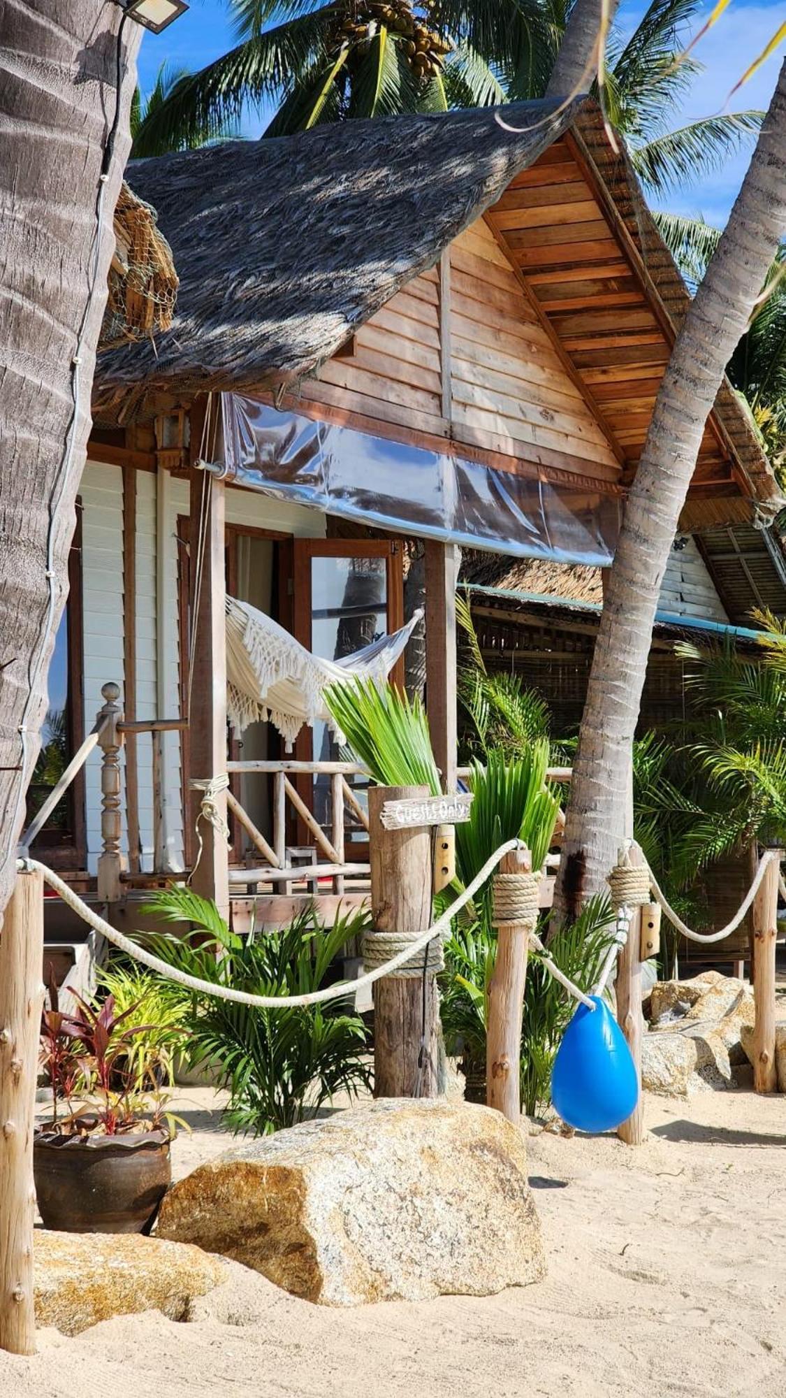 Castaway Beach Bungalows سورات ثاني الغرفة الصورة