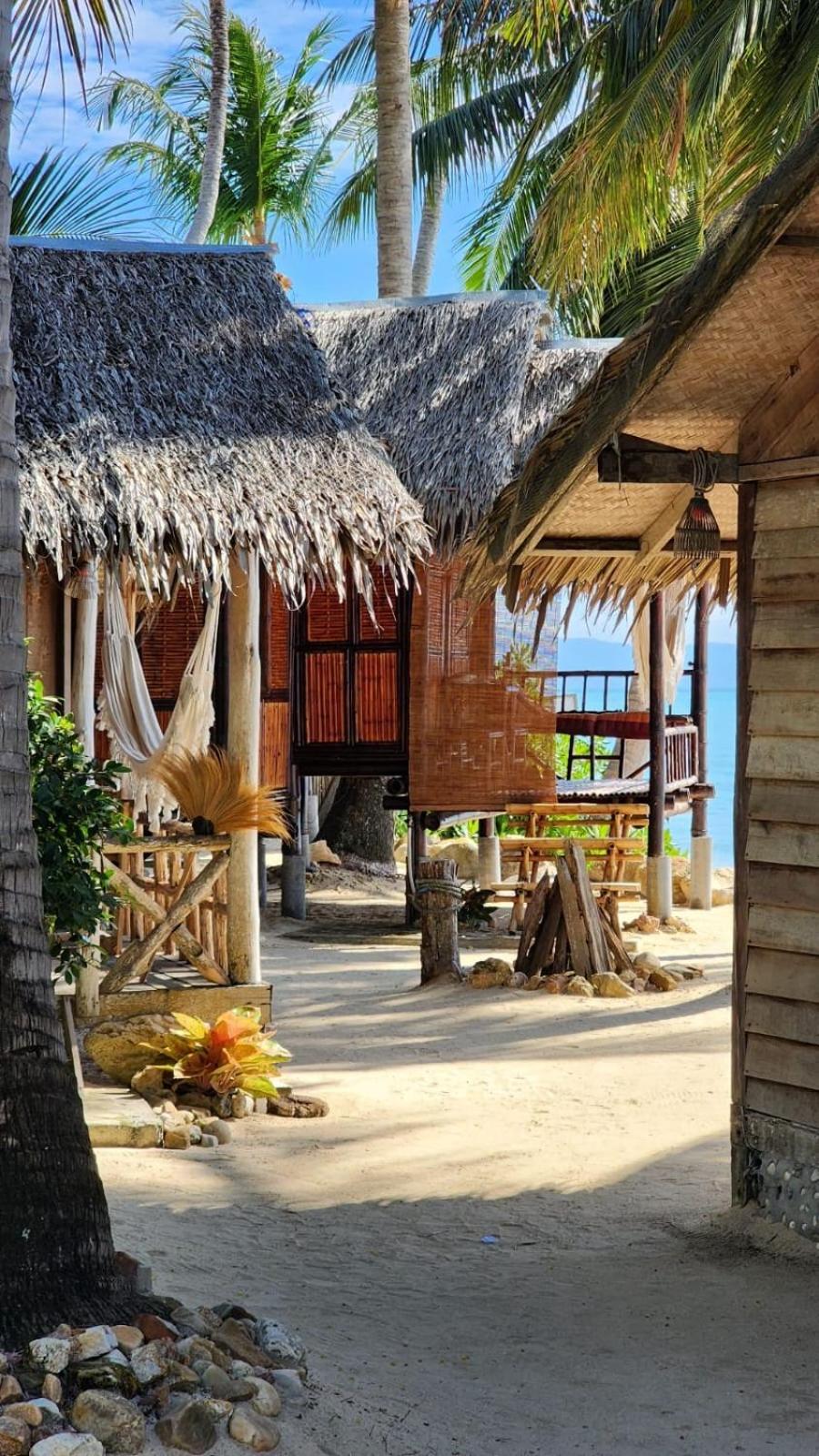 Castaway Beach Bungalows سورات ثاني المظهر الخارجي الصورة