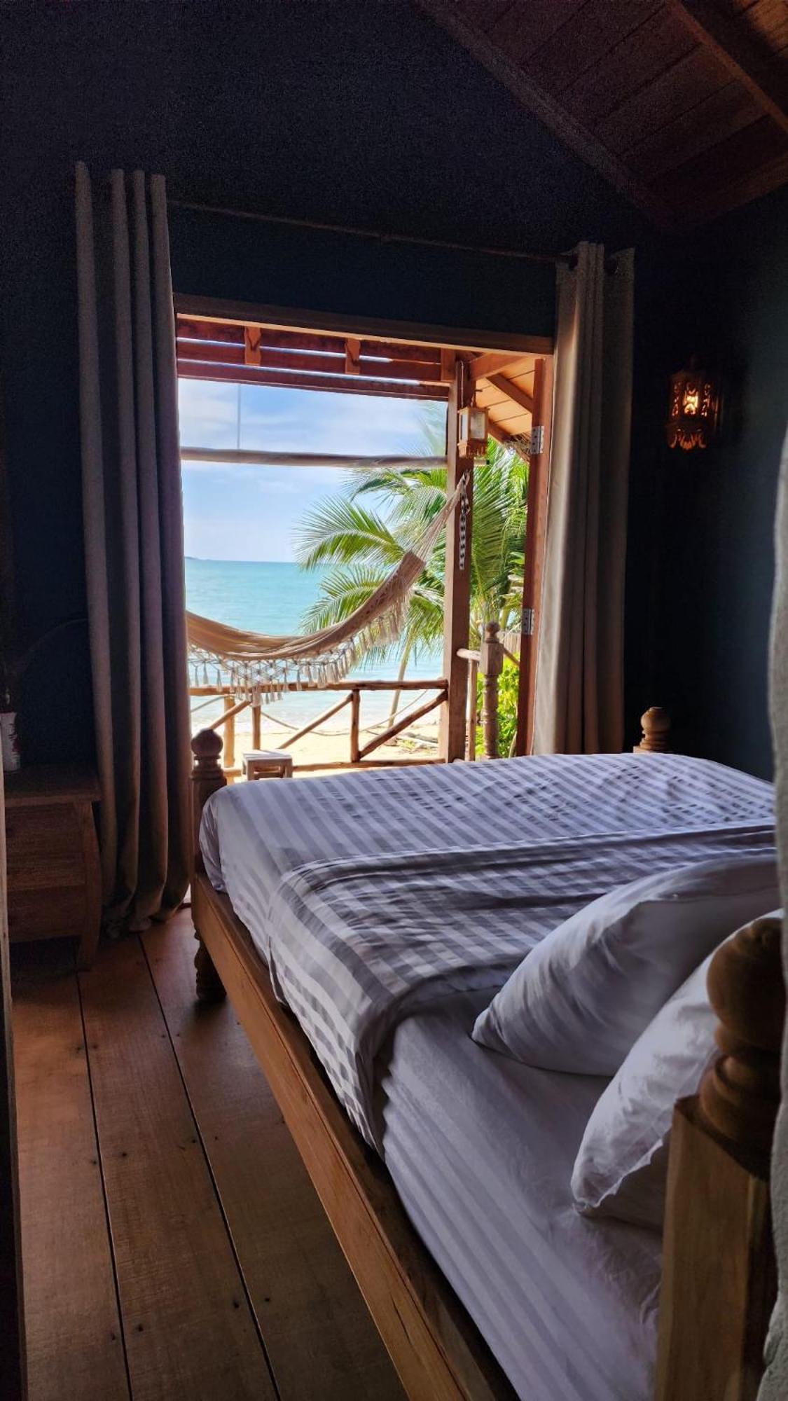 Castaway Beach Bungalows سورات ثاني المظهر الخارجي الصورة