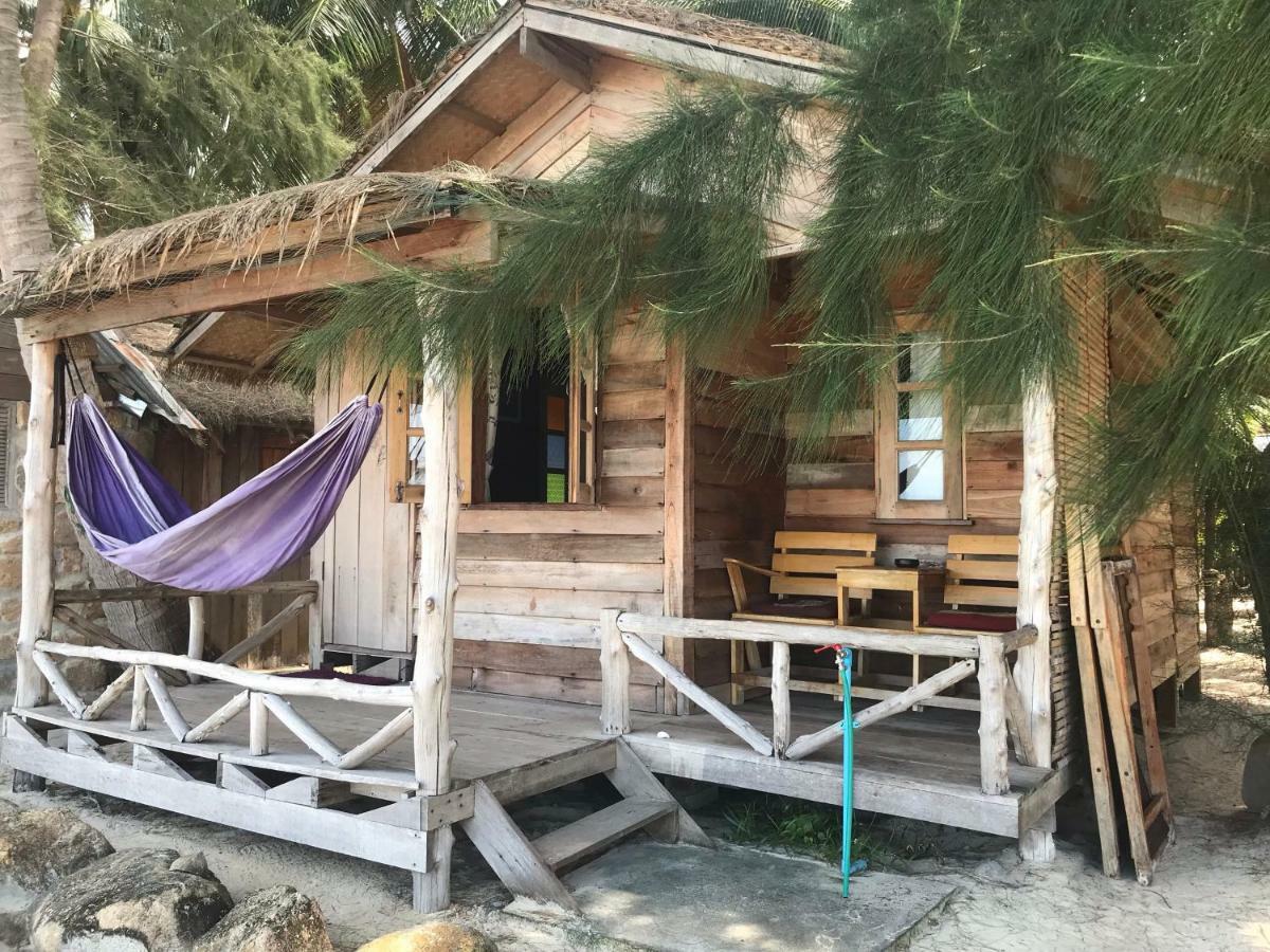 Castaway Beach Bungalows سورات ثاني المظهر الخارجي الصورة